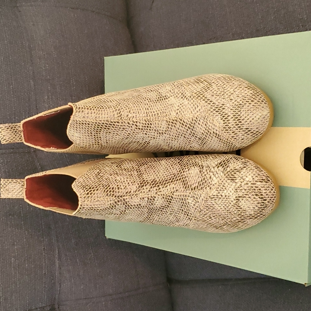 Booties - Picture 2 of 7